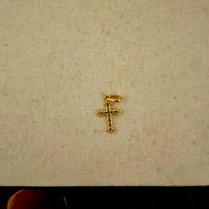 🚫SOLD🚫 14k gold small cross pendant